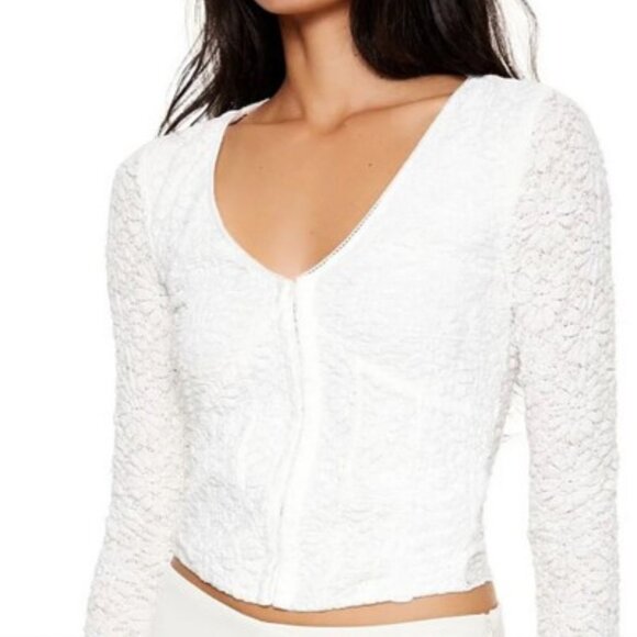 Forever 21 Dresses & Skirts - Forever 21 Lace Knit Long Sleeve, V-Neck Hook-&-Eye Crop Top Size Medium NWT